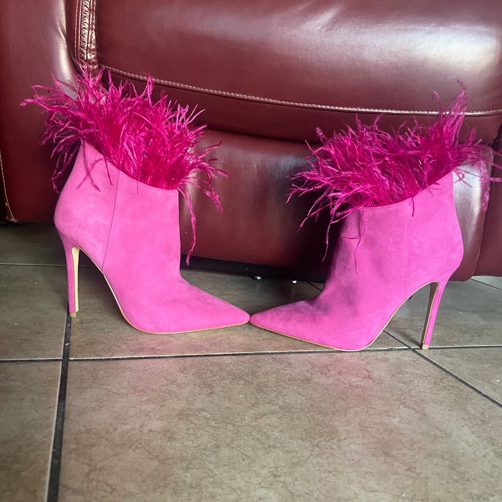 Michael Kors Whitby Pink Ostrich Suede & Feather High Heel Bootie 10M - Picture 5 of 11
